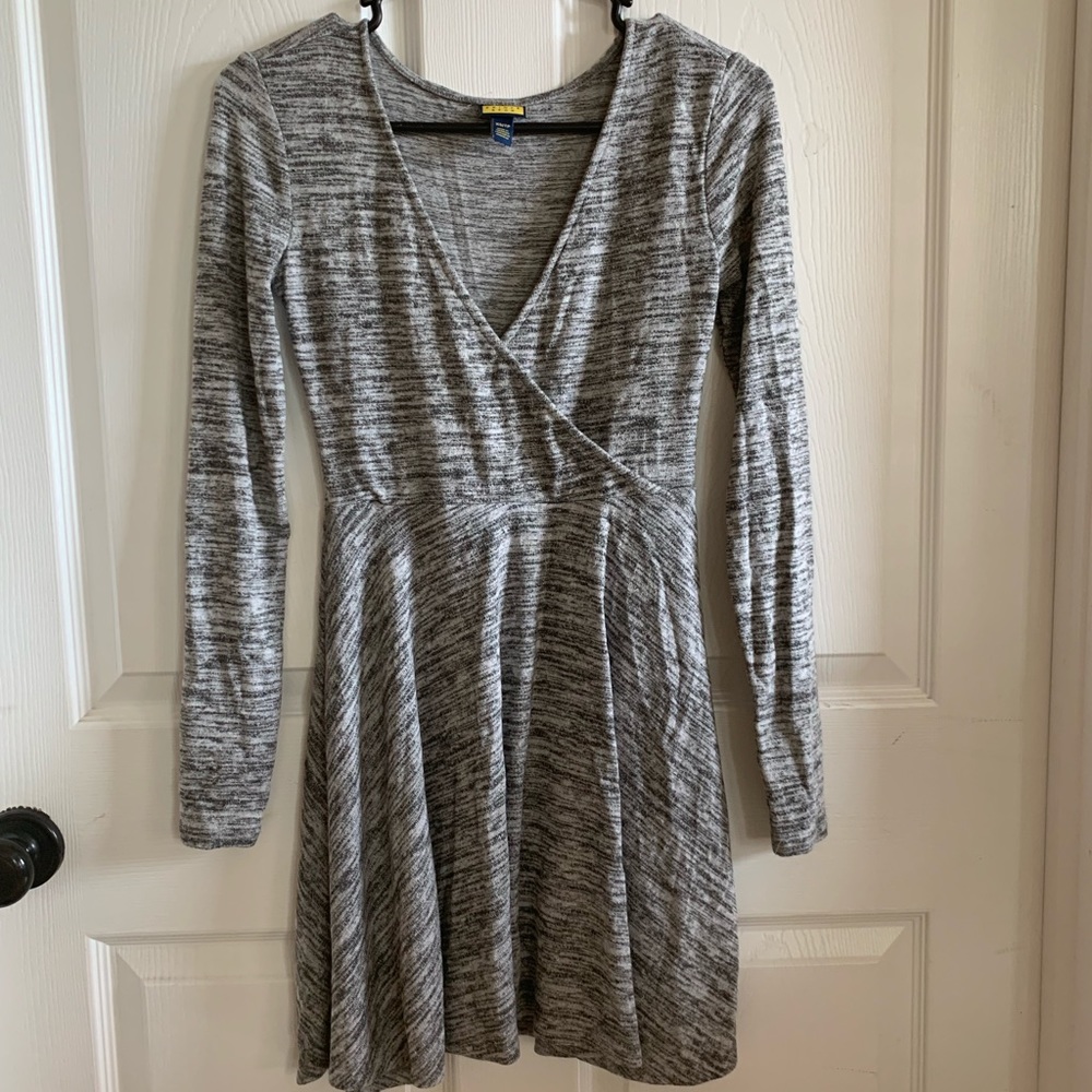 Basically New Aero Gray Long Sleeved V-Neck Dress!